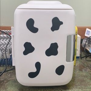 Mini fridge